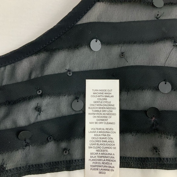 Chico’s  Sleeveless Black & White Top - Picture 3 of 5